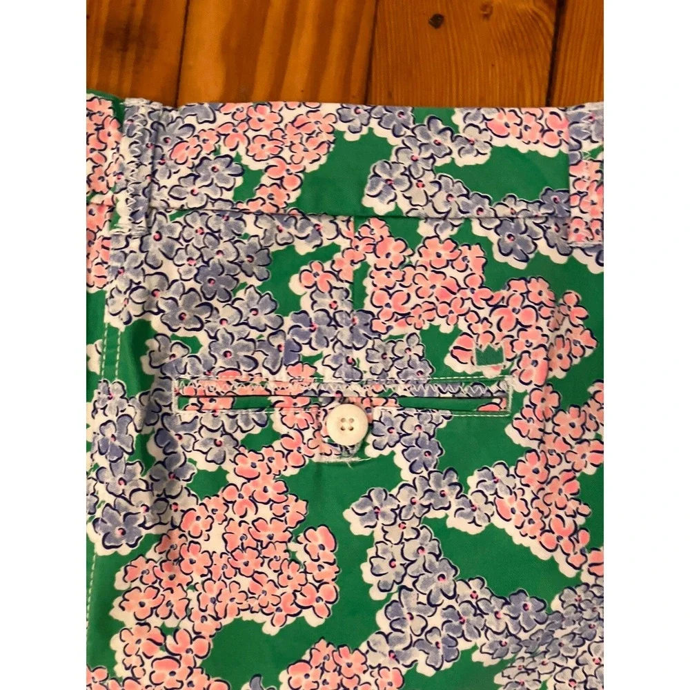 Crown & Ivy Shorts Size 8‎ CAROLINE Women's Hydrangea Floral Pockets